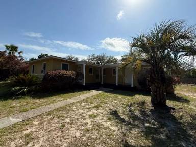 Main picture of 205 Holmes Dr