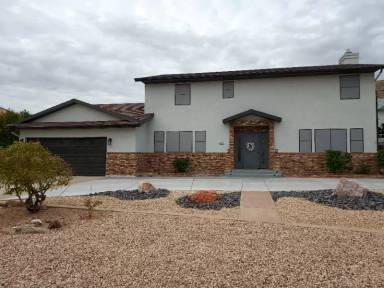 Main picture of 820 Harrison Dr