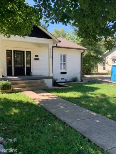 Main picture of 2219 Lindell Ave