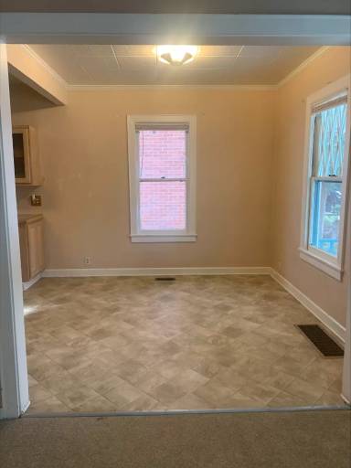 Main picture of 1607 E Custer St