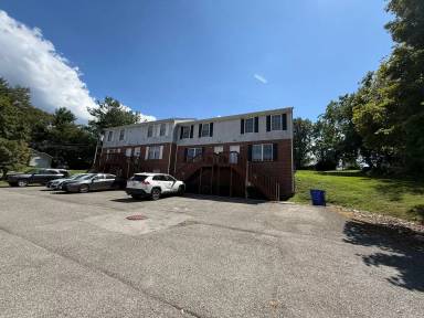 Main picture of 735 E Main St