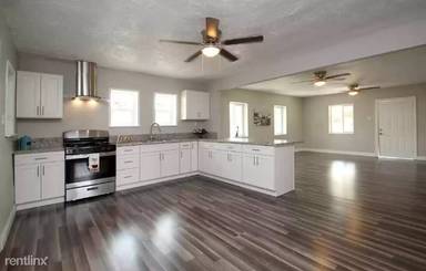 Main picture of 1347 E Shields Ave