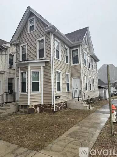 Main picture of 154 Franklin St