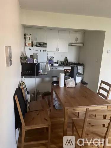 Main picture of 77 Trowbridge St