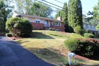 Main picture of 137 Morrison Dr