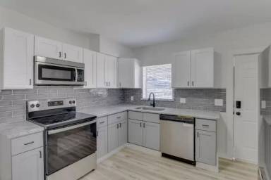 Main picture of 1361 Kent St