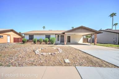 Main picture of 2601 E Commonwealth Cir