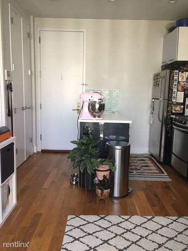 Main picture of 105 Vanderveer St