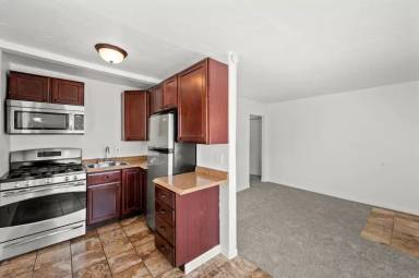 Main picture of 119 E Leslie Ave
