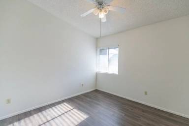 Main picture of 2044 S Rural Rd