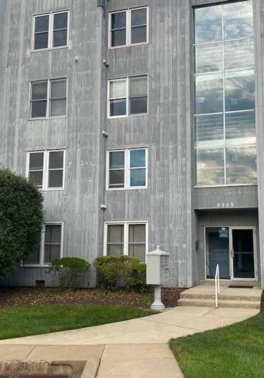 Main picture of 5215 Le Parc Dr