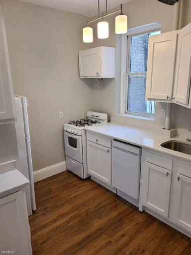 Main picture of 1189 Commonwealth Ave