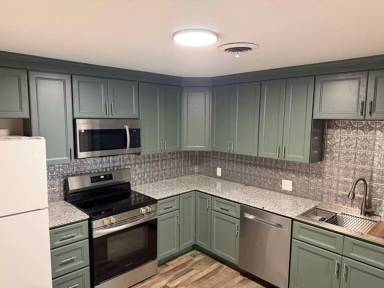 Main picture of 445 N Madison Ave