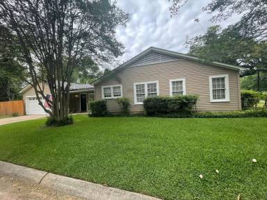 Main picture of 3642 Gilbert Dr