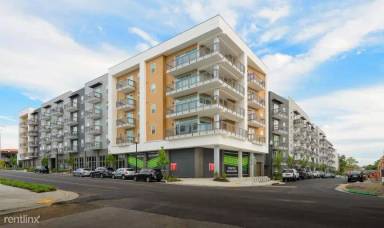 Main picture of 1034 W Eastland Ave