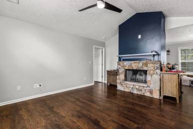 Main picture of 799 Tacoma Dr