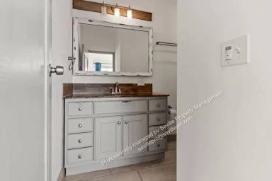 Main picture of 2037 36th Ave