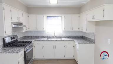 Main picture of 105 Meadow Cir