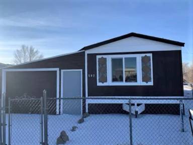 Main picture of 592 Beatrice St