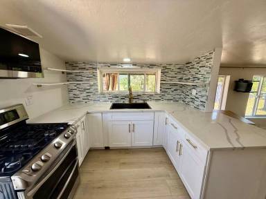 Main picture of 1749 Skyline Dr