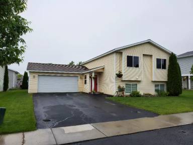 Main picture of 11 Vanderbilt Dr
