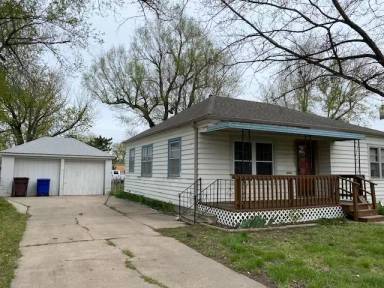 Main picture of 924 N Wheeler St