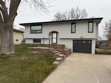 Main picture of 221 E Glenmore Dr