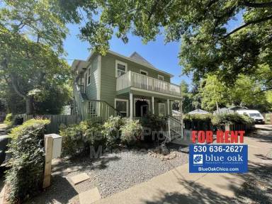 Main picture of 385 E 12th St