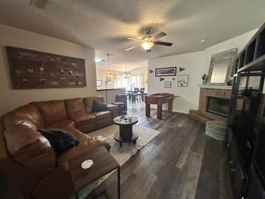 Main picture of 6621 91st St