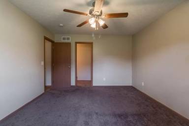 Main picture of 2833 W Rose St