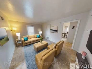Main picture of 817 W 11th St