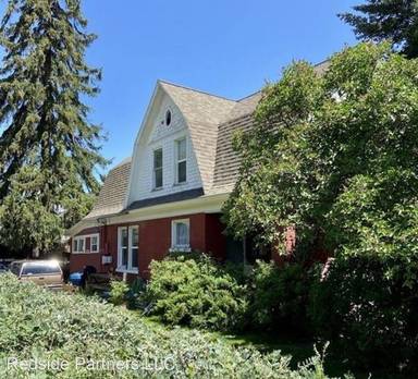 Main picture of 402 S 6th St E