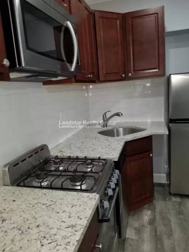 Main picture of 4070 N Kenmore Ave