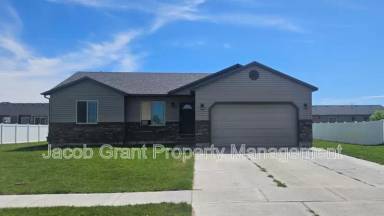 Main picture of 3030 Golden Rod Dr