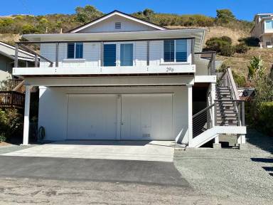 Main picture of 296 Hacienda Dr