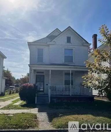 Main picture of 1905 Doulton Ave