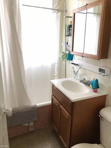 Main picture of 220 Kelton St