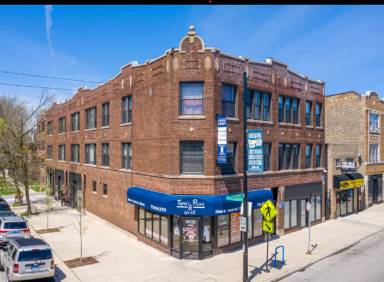 Main picture of 6632 N Clark St