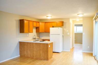 Main picture of 4030 SE Holgate Blvd
