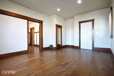 Main picture of 105 Park Ave