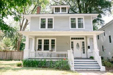 Main picture of 214 W 32nd St
