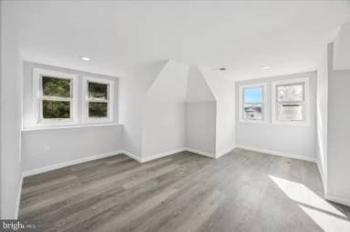 Main picture of 566 Rutherford Ave