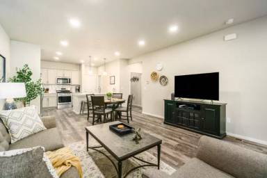 Main picture of 2802 Barnstormer St