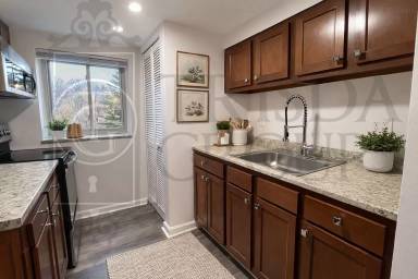 Main picture of 336 Perry Hwy