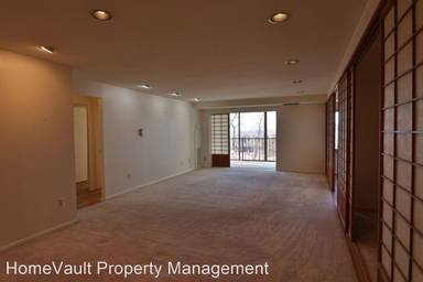 Main picture of Candlewyck Condominiums