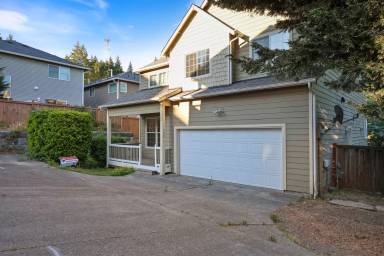 Main picture of 708 G St SW