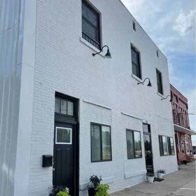 Main picture of 131 Commercial St