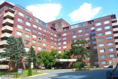 Main picture of River East Loading Dock