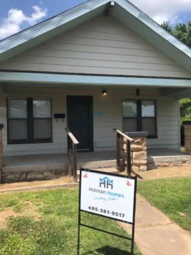 Main picture of 1116 E Broadway St