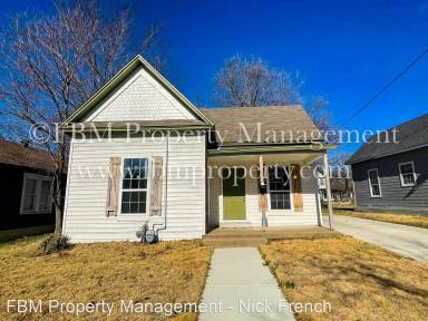 Main picture of 204 W Tyler St